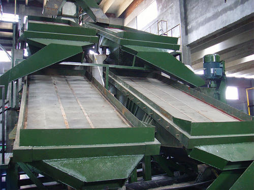 復(fù)合肥振動篩篩分化肥現(xiàn)場 復(fù)合肥振動篩篩分化肥現(xiàn)場